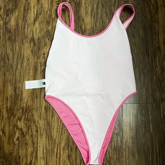 Balmain Paris x Barbie limited edition collection - Picture 12 of 14